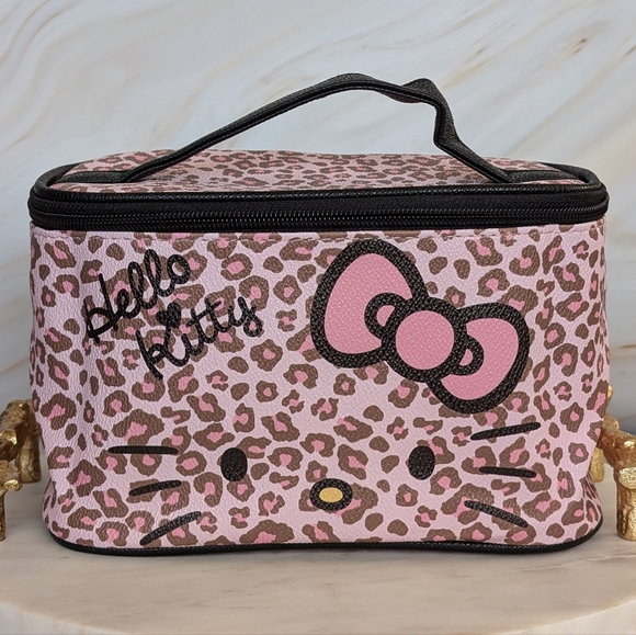 NWOT Sanrio Hello Kitty Travel Cosmetics Organizer Bag - Picture 1 of 11